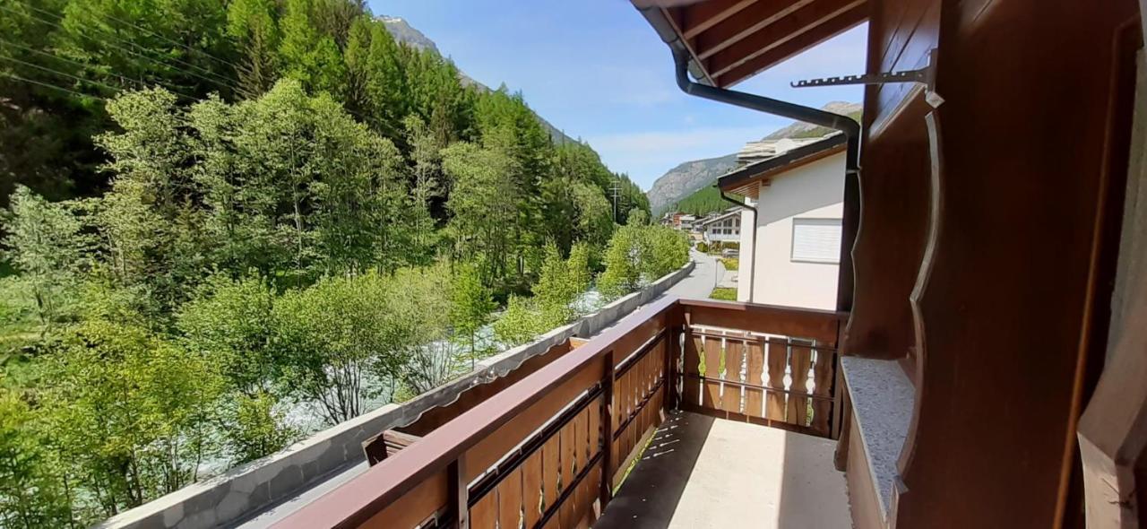 Free Cable Car & Bus In The Summer Haus L'Oree Saas-Grund Zewnętrze zdjęcie