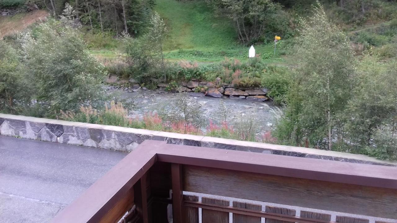 Free Cable Car & Bus In The Summer Haus L'Oree Saas-Grund Zewnętrze zdjęcie